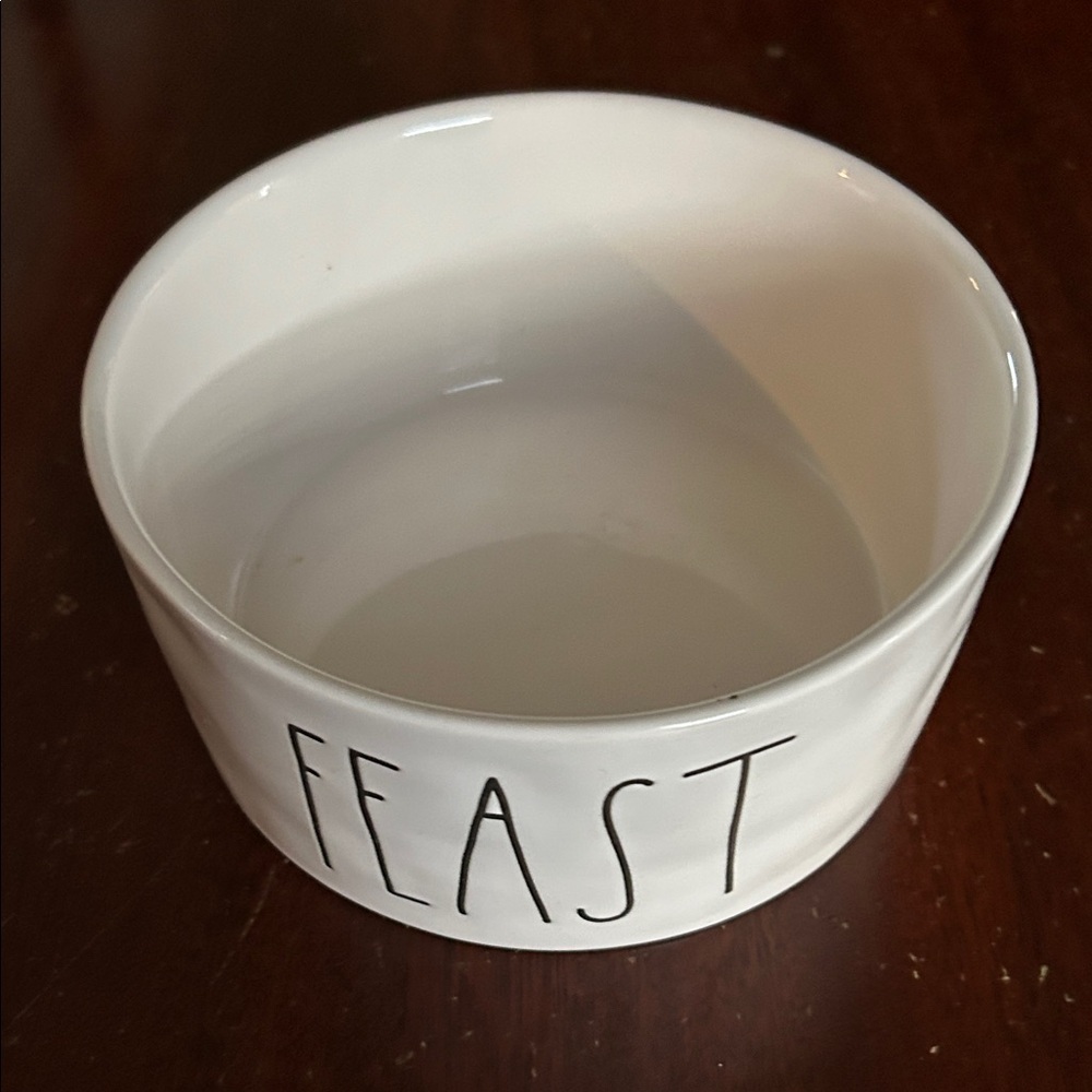 Rae Dunn ceramic cat bowl. “Feast” EUC